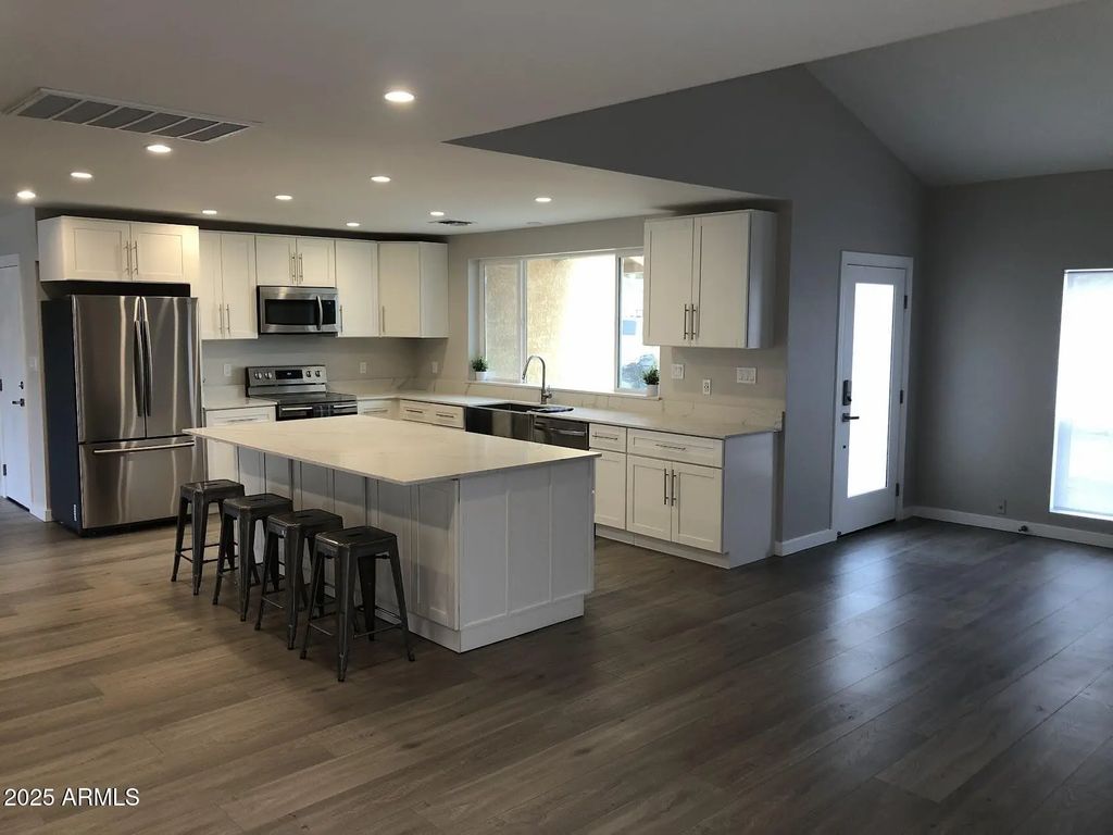 4910 E Charter Oak Road, Scottsdale