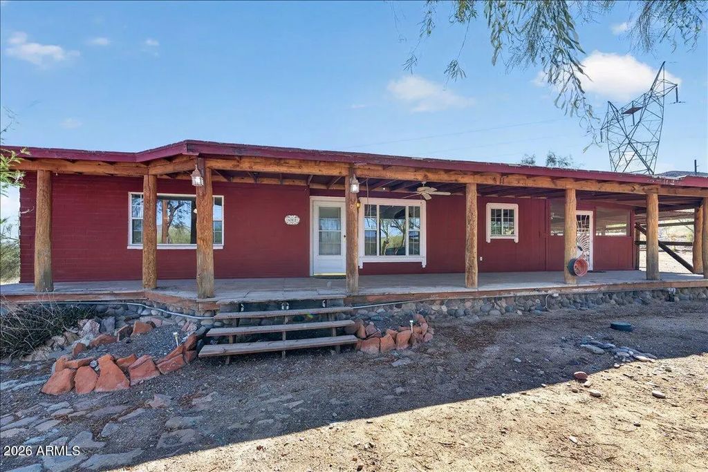 602 W Circle Mountain Road, New River