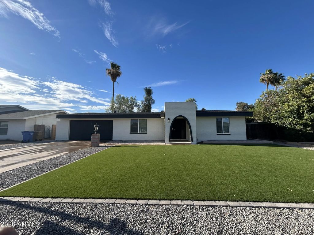 4136 W Caron Street, Phoenix
