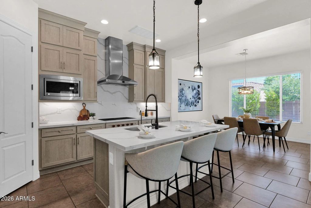 2282 E Tomahawk Drive, Gilbert