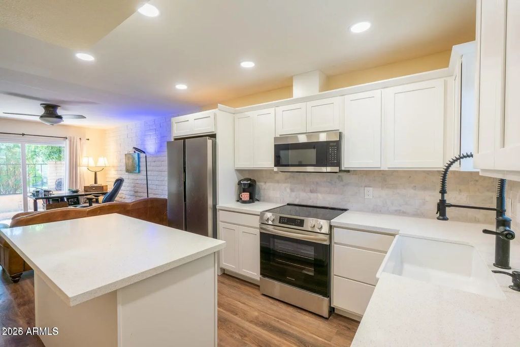 4800 N 68th Street (unit 313), Scottsdale