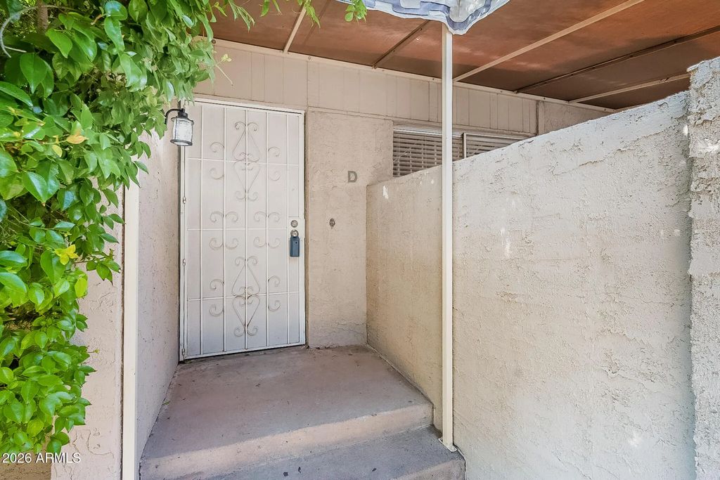5618 S Captain Kidd Court (unit D), Tempe