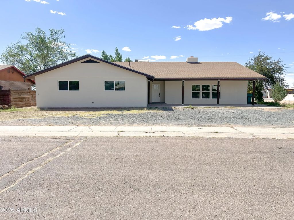 109 Encanto Drive, Holbrook