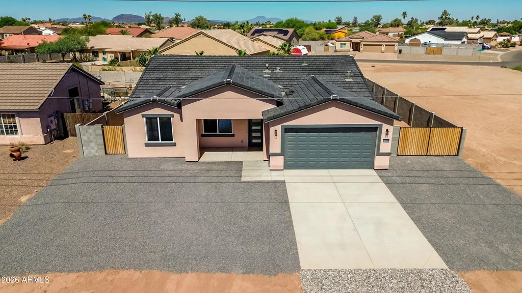 14520 S Overfield Road, Arizona City