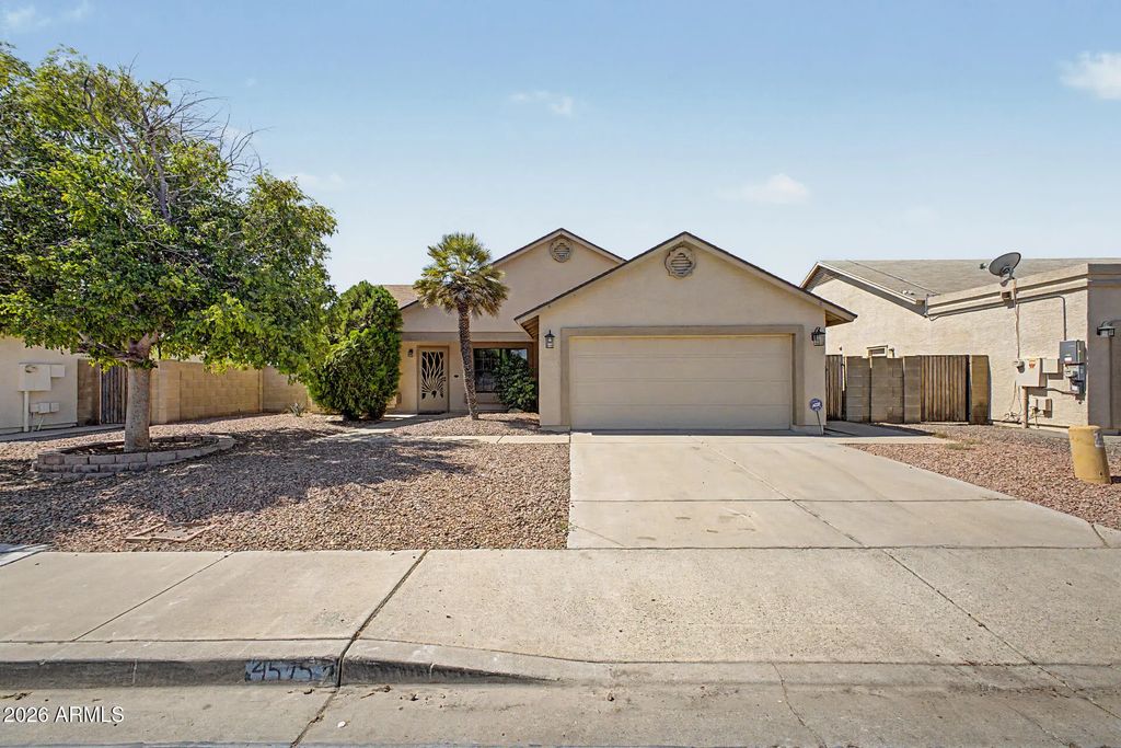 4575 W Oraibi Drive, Glendale