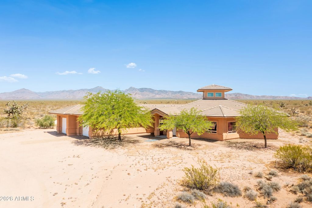 4267 E Juniper Drive, Yucca