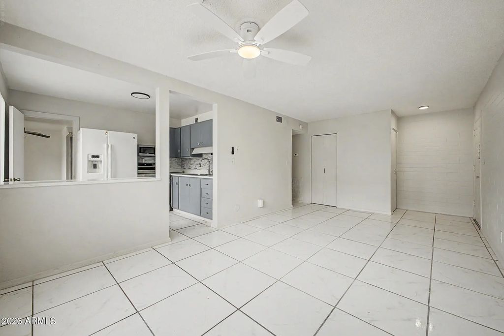 2549 W Rose Lane (unit A-113), Phoenix