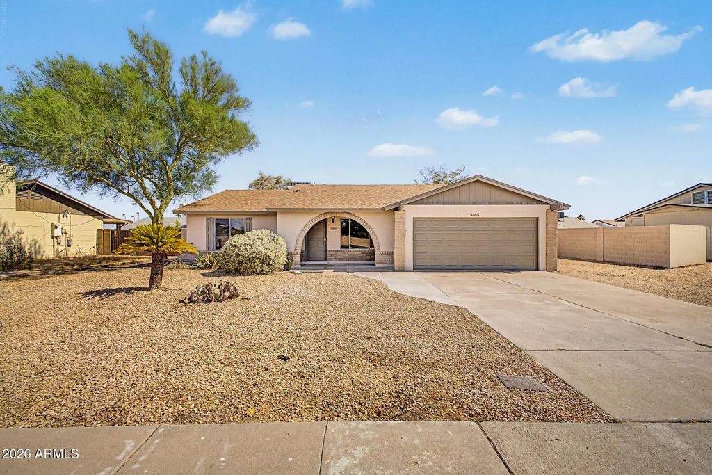 4845 W Sweetwater Avenue, Glendale