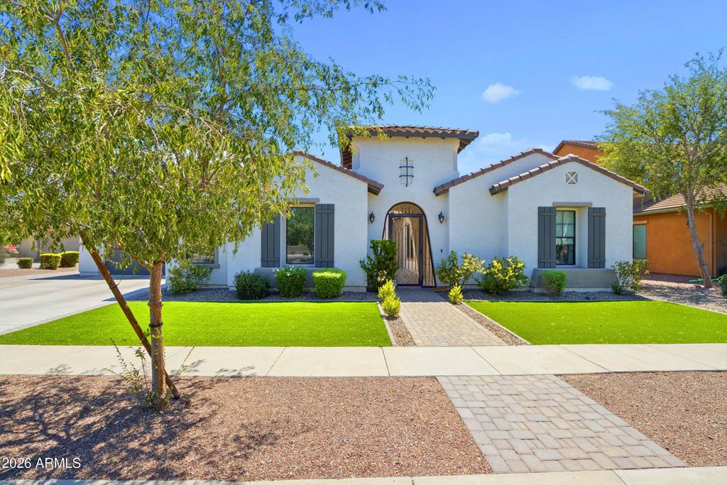 3153 E Red Oak Court, Gilbert