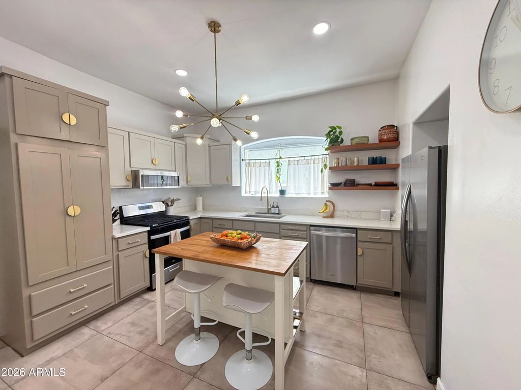721 E 9th Street, Douglas