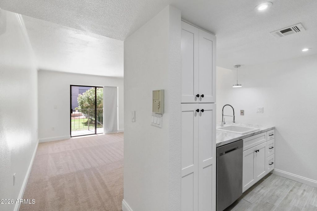 3033 E Devonshire Avenue (unit 1016), Phoenix