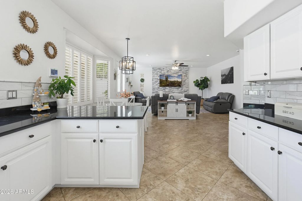 13 W Silverwood Drive, Phoenix