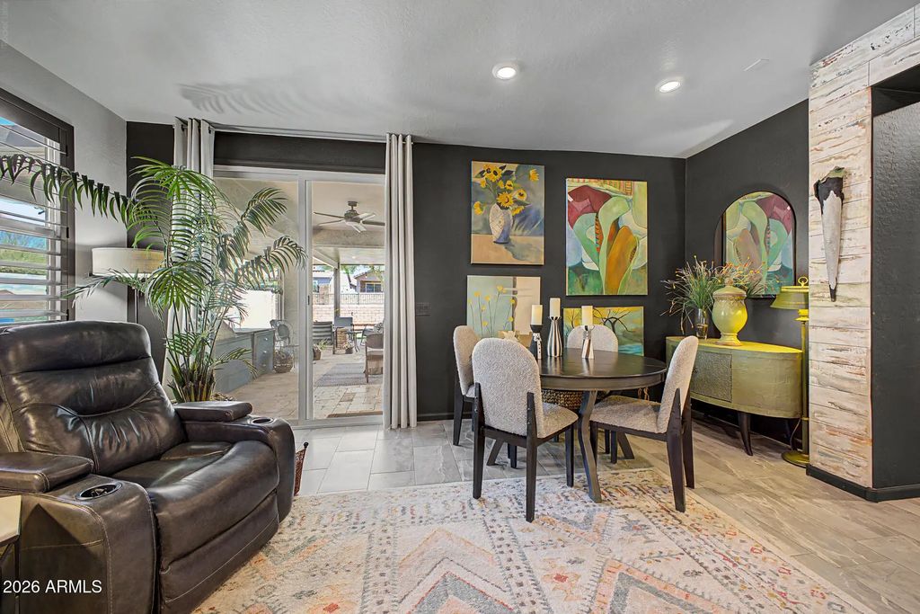18514 W Thistle Landing Drive, Goodyear