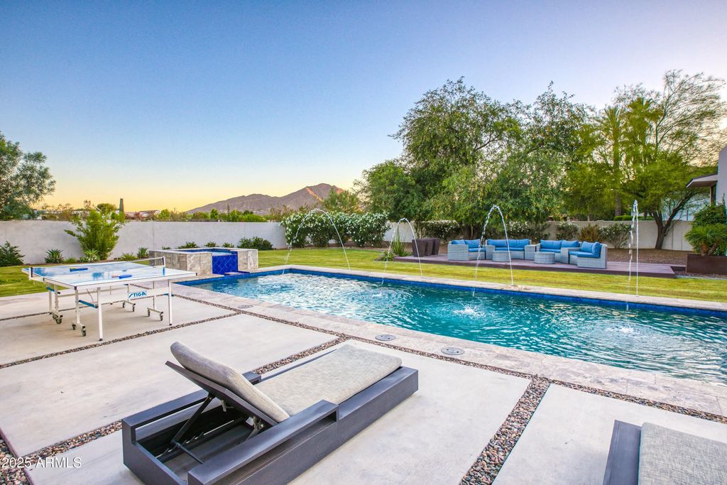 7008 N 69th Place, Paradise Valley