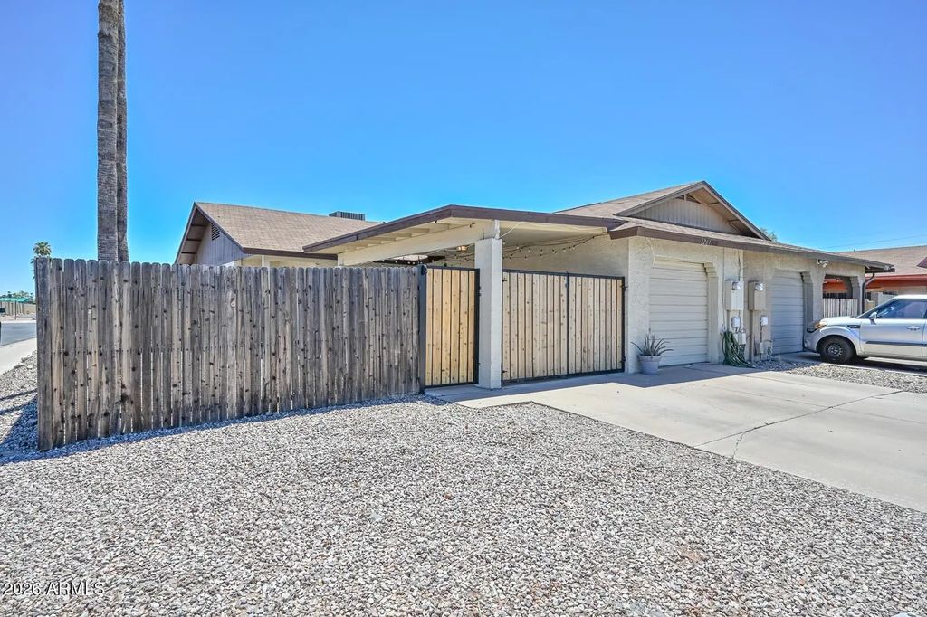 1261 E Harmony Circle, Mesa