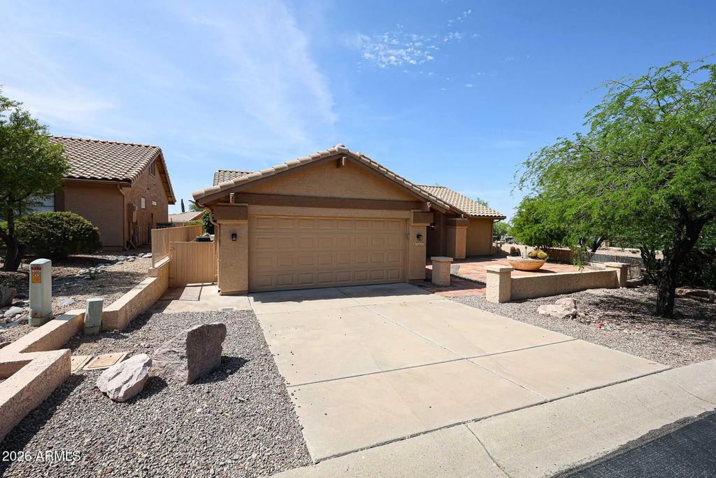 8365 E Golden Cholla Drive, Gold Canyon