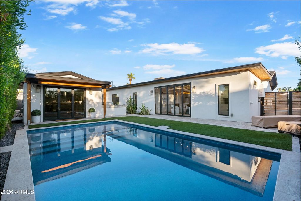 8614 E Highland Avenue, Scottsdale