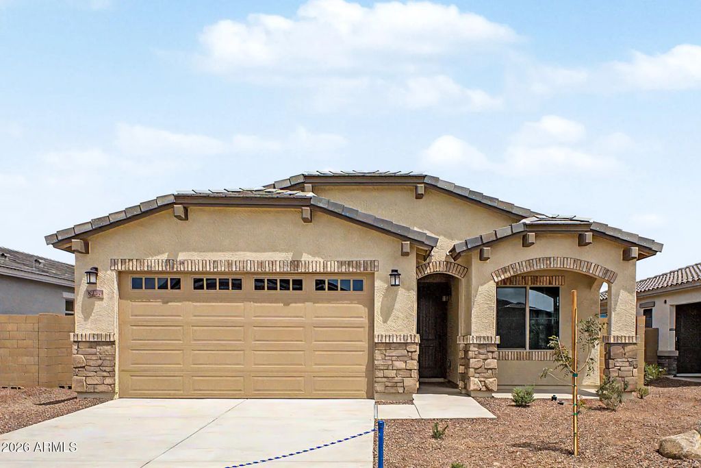 8237 N 173rd Lane, Waddell