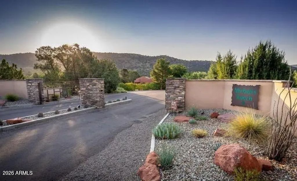 365 Chrysona Lane (unit 34), Sedona