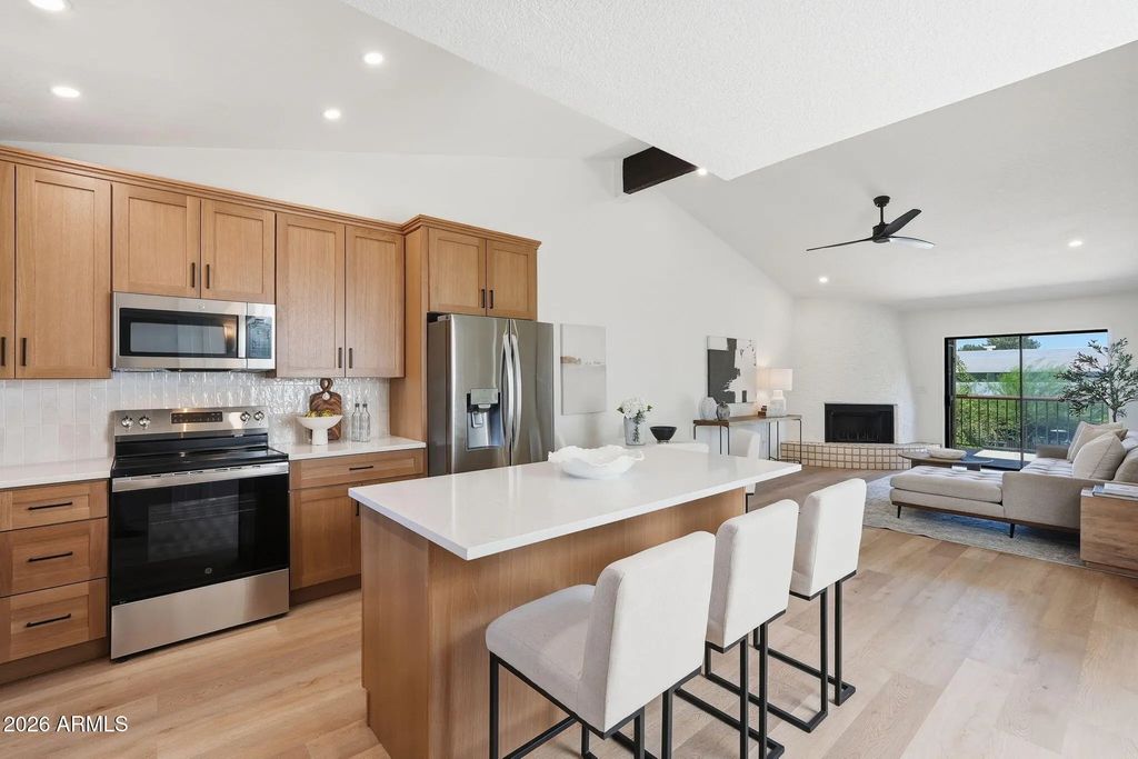 8344 N 21st Drive (unit I211), Phoenix