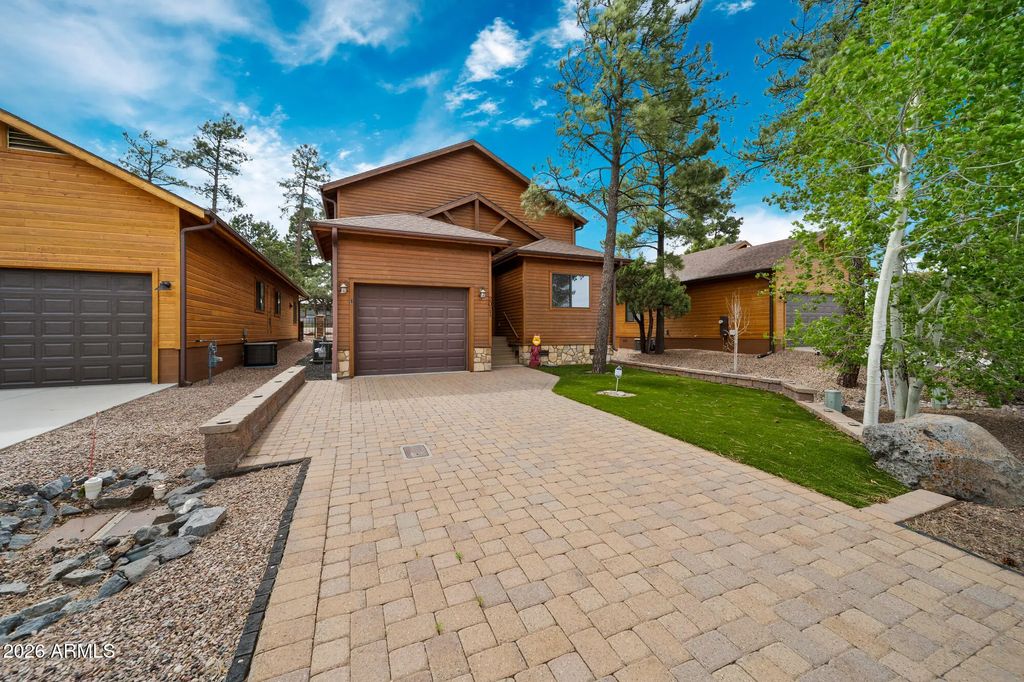 2011 N Lake Breeze Road, Lakeside