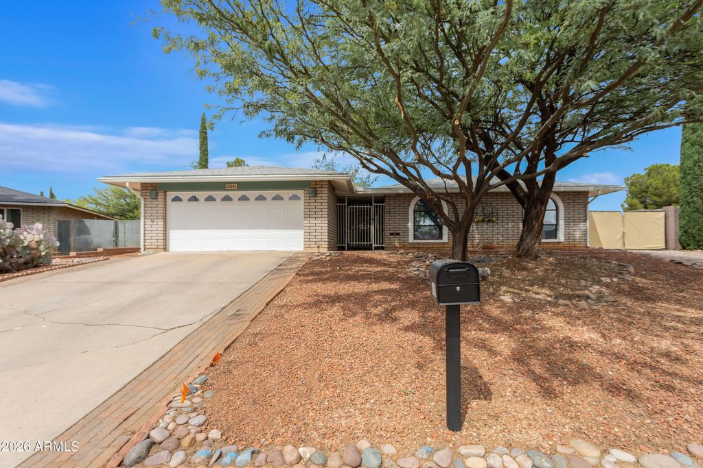 880 E Mimosa Circle, Sierra Vista