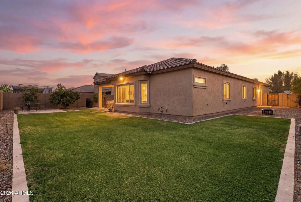 17519 W Hedgehog Place, Surprise