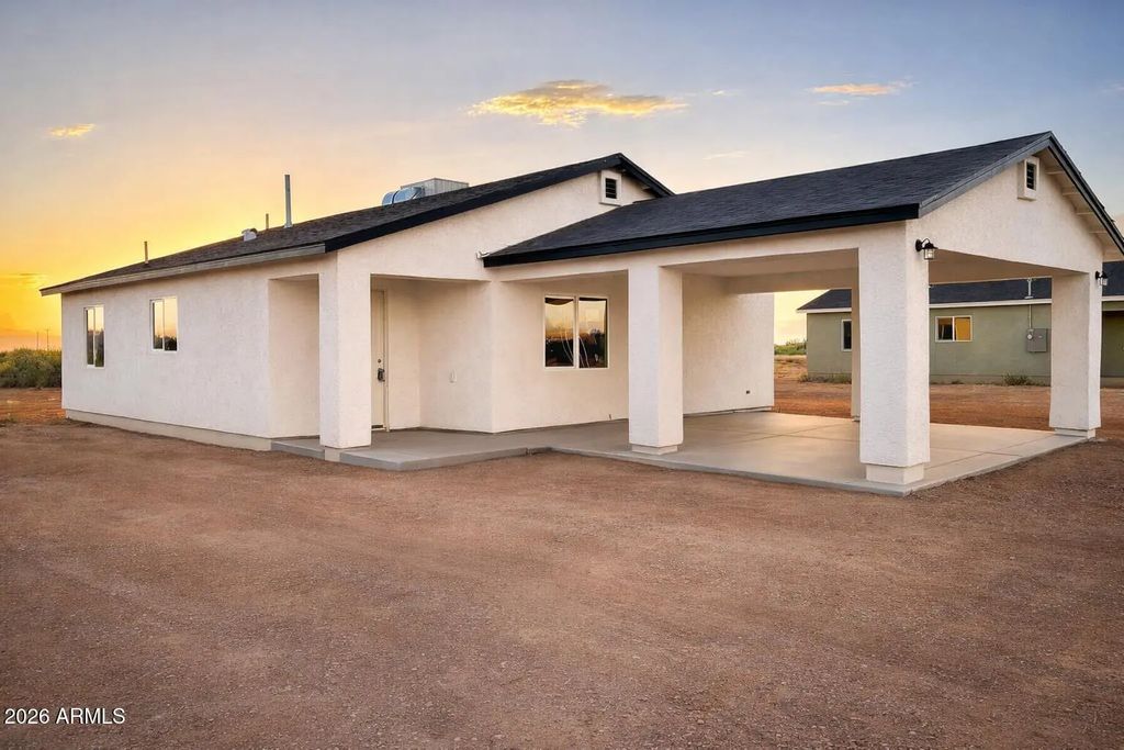 3064 N Valley Street, Douglas