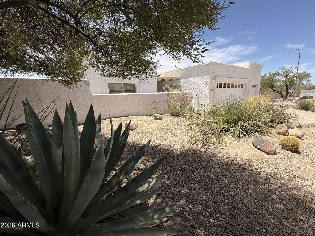 1301 E Rowlands Lane, Phoenix