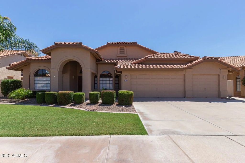 1585 W Honeysuckle Lane, Chandler