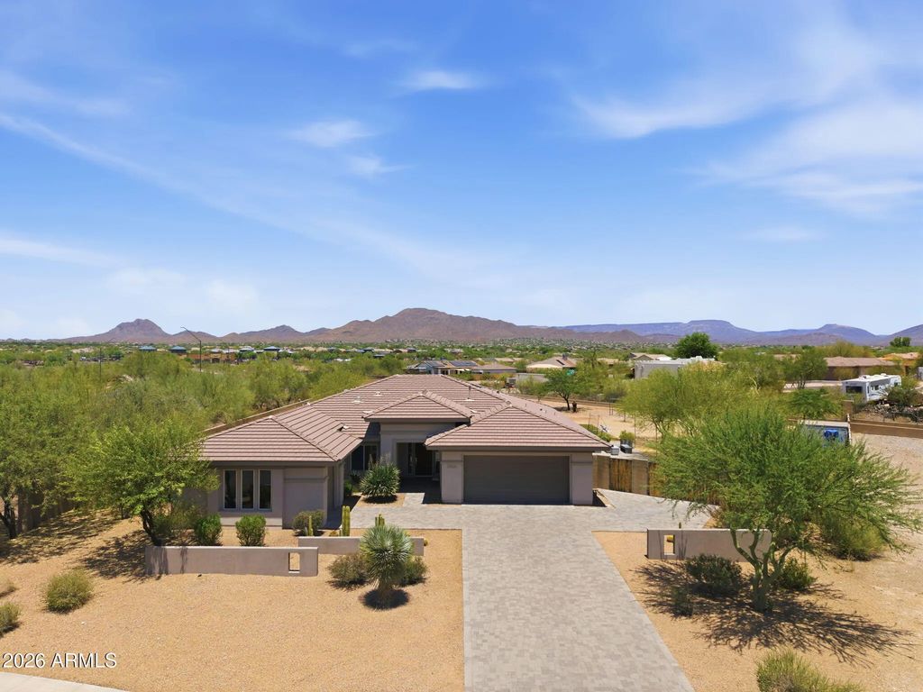 39029 N Courage Court, Anthem