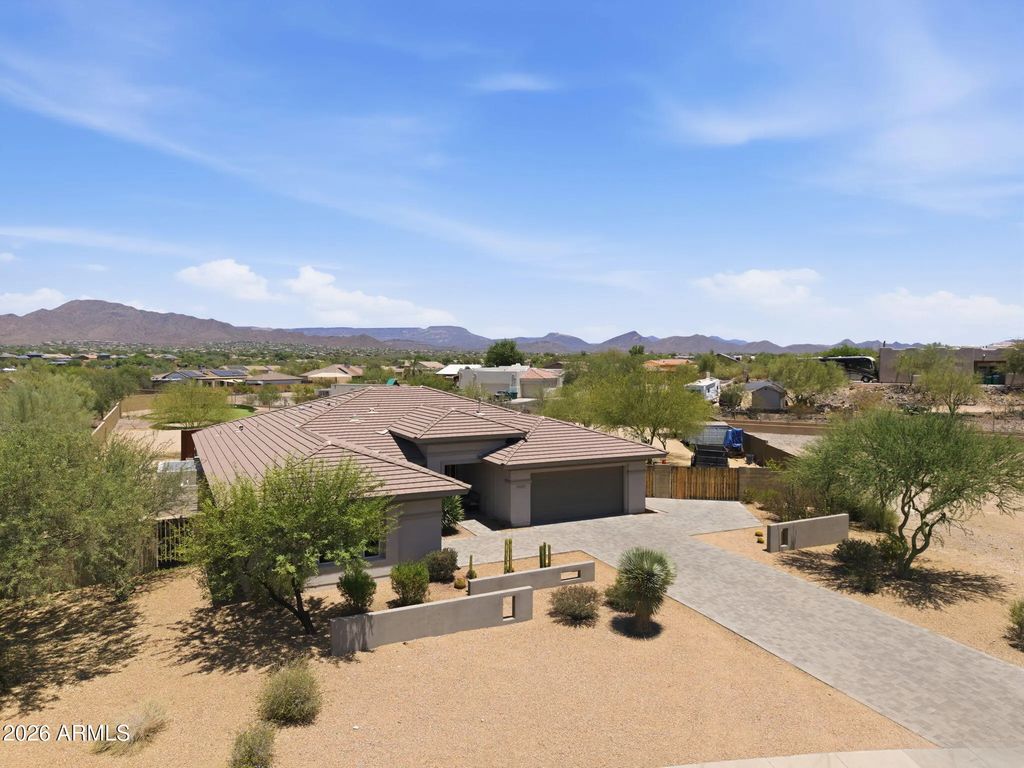 39029 N Courage Court, Anthem