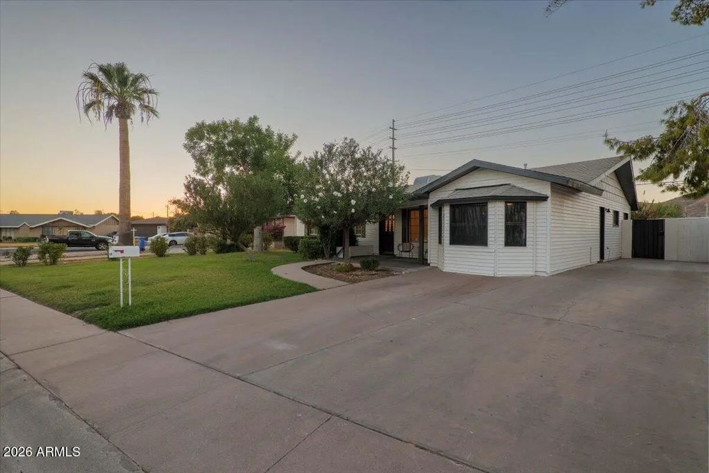 1708 W Sunnyslope Lane, Phoenix