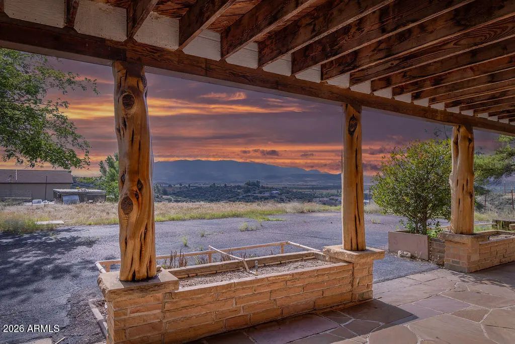 18127 S Tawny Lane, Peeples Valley