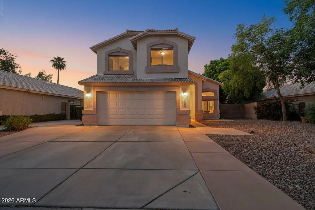 8557 W Rue De Lamour, Peoria