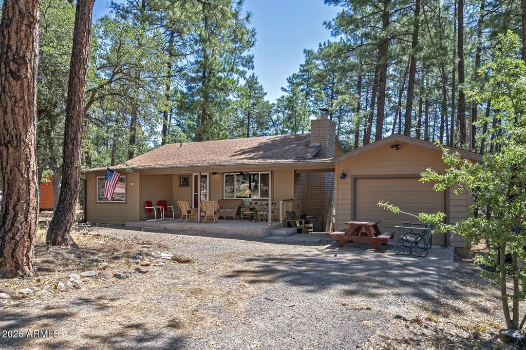 4125 N Wilbur Avenue, Pine
