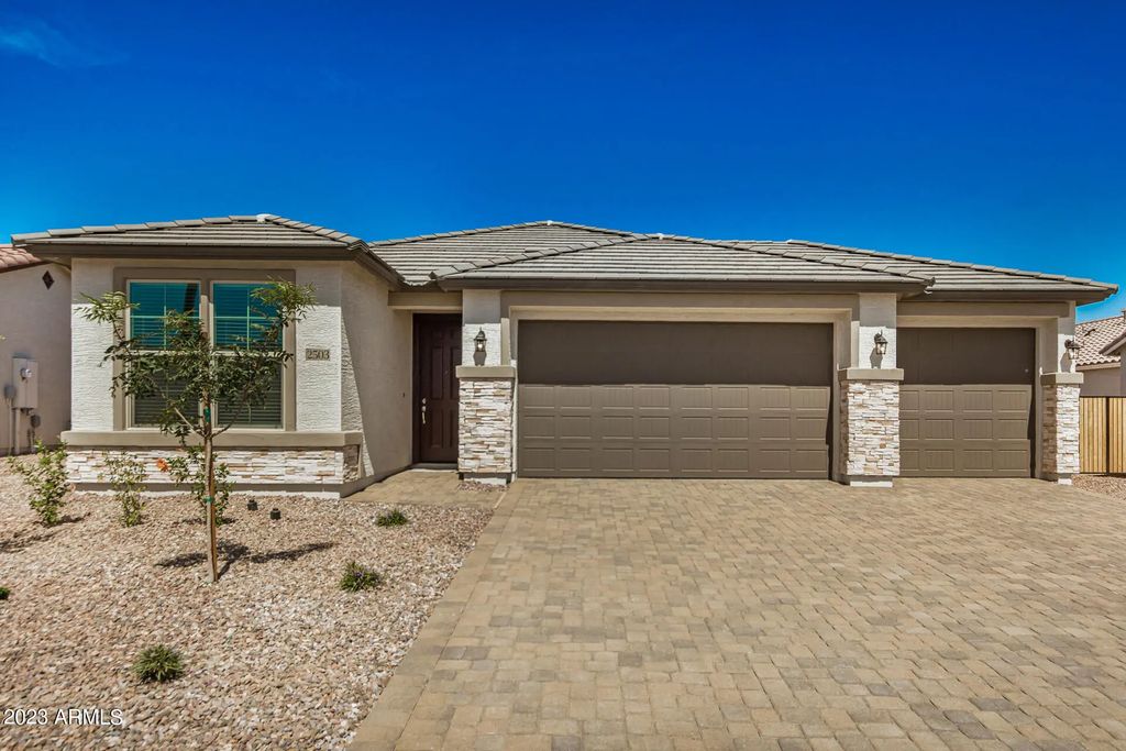 2503 S 180th Drive, Goodyear