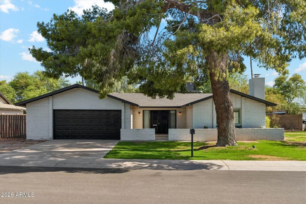 1905 E Pegasus Drive, Tempe