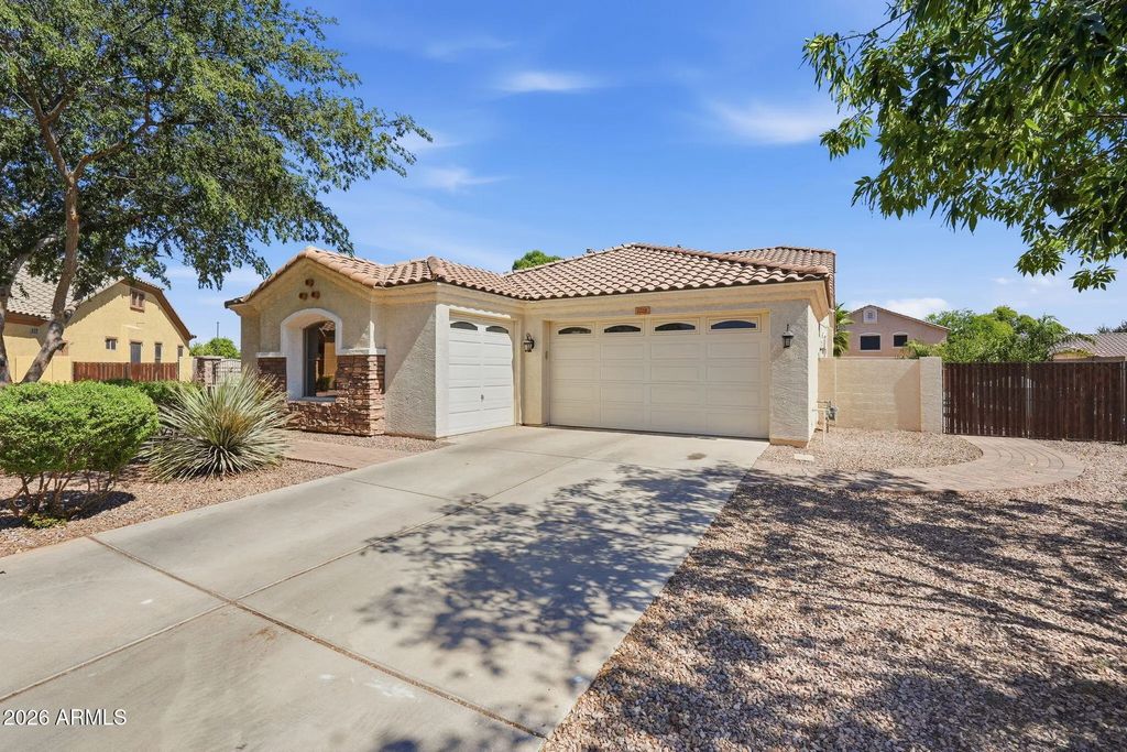 1228 E Arrowhead Trail, Gilbert