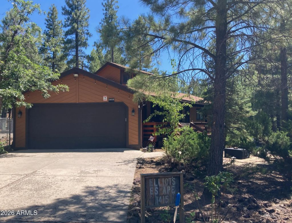 1415 E Bobcat Drive, Munds Park