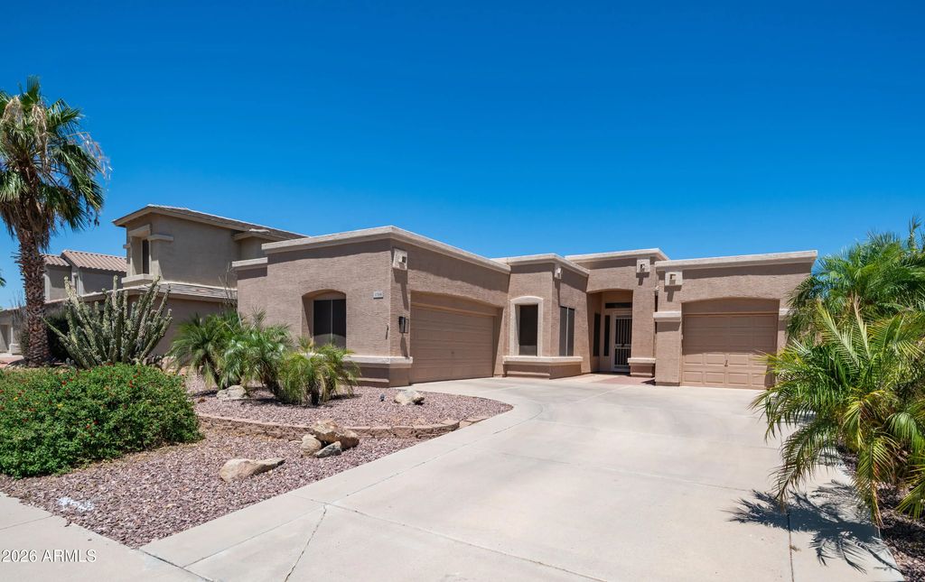 6768 W Lone Cactus Drive, Glendale