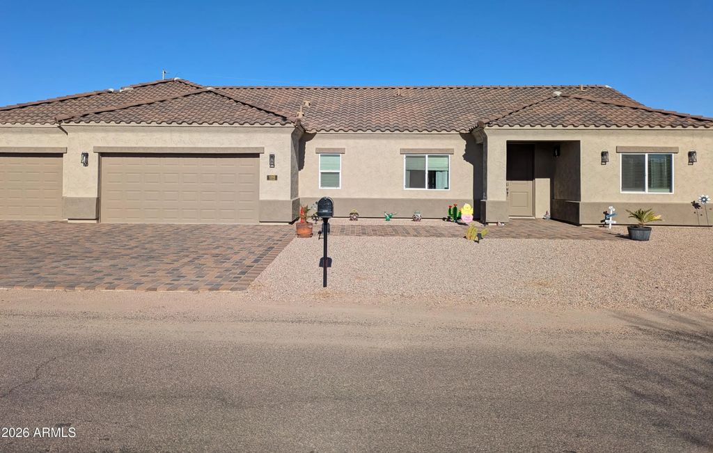 4080 N Turquoise Drive, Eloy