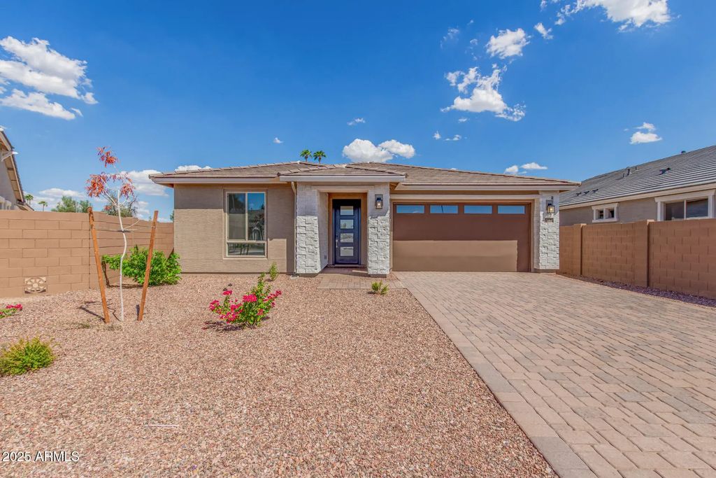 8331 N 53rd Drive, Glendale
