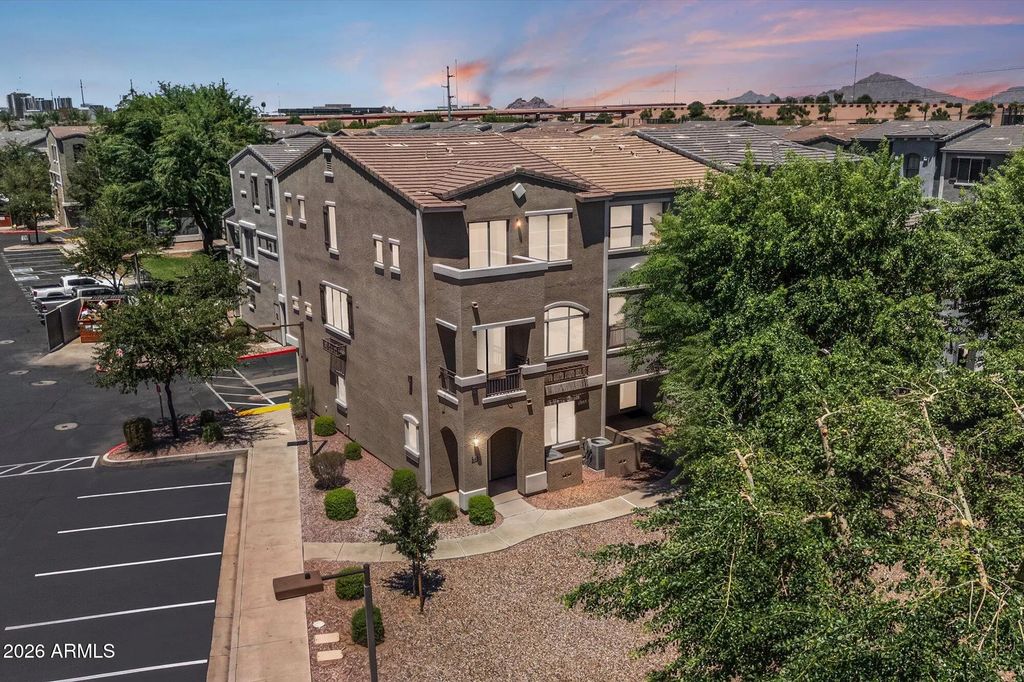 2401 E Rio Salado Parkway (unit 1068), Tempe