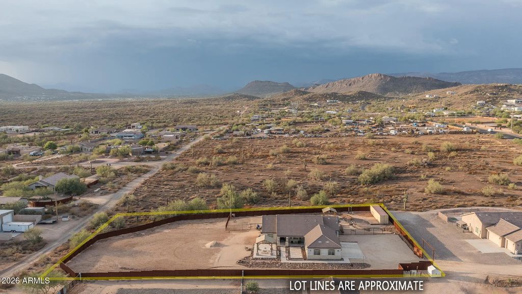 39722 N New River Road, Phoenix