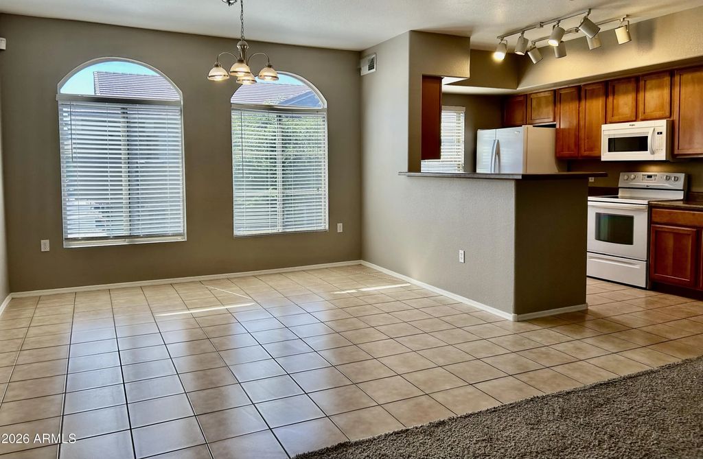 2402 E 5th Street (unit 1555), Tempe