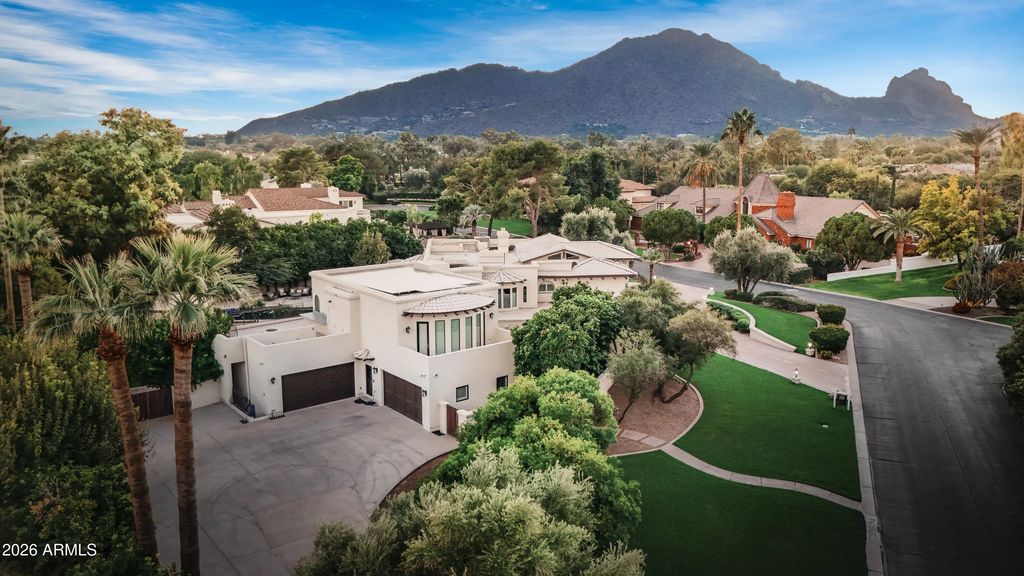 6611 N 64th Place, Paradise Valley
