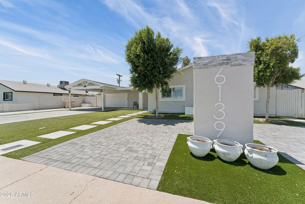 6139 W Colter Street, Glendale
