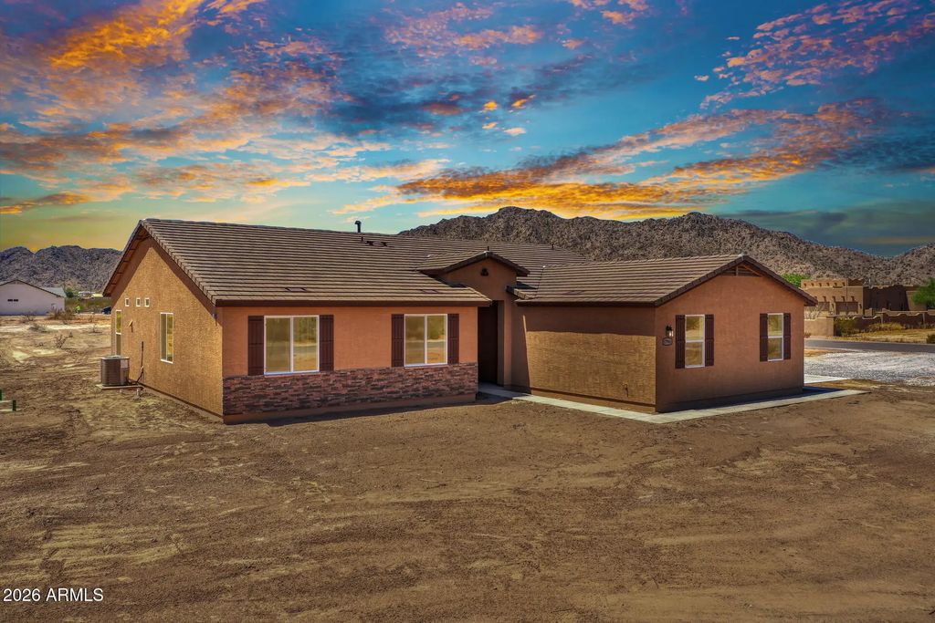 17965 N Stonebluff Road, Maricopa