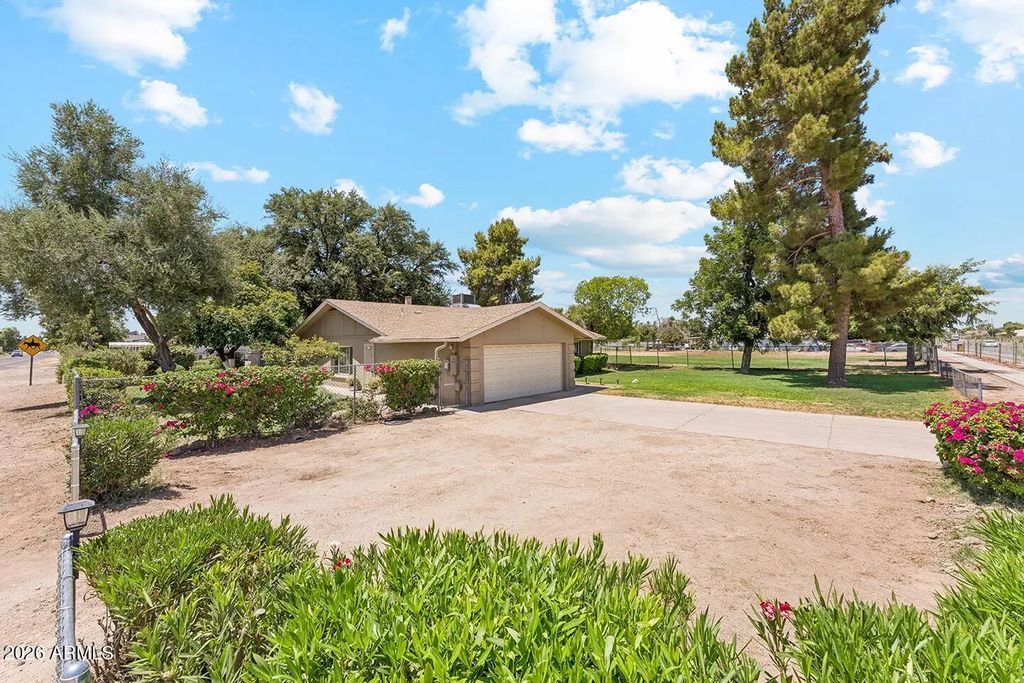 4701 W Greenway Road, Glendale